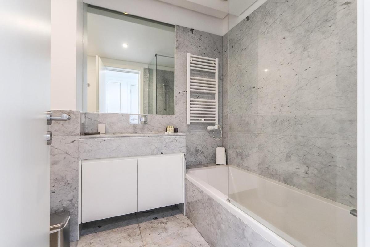 Alcantara Lovely With Balcony 2 Bdr With Ac * Lissabon