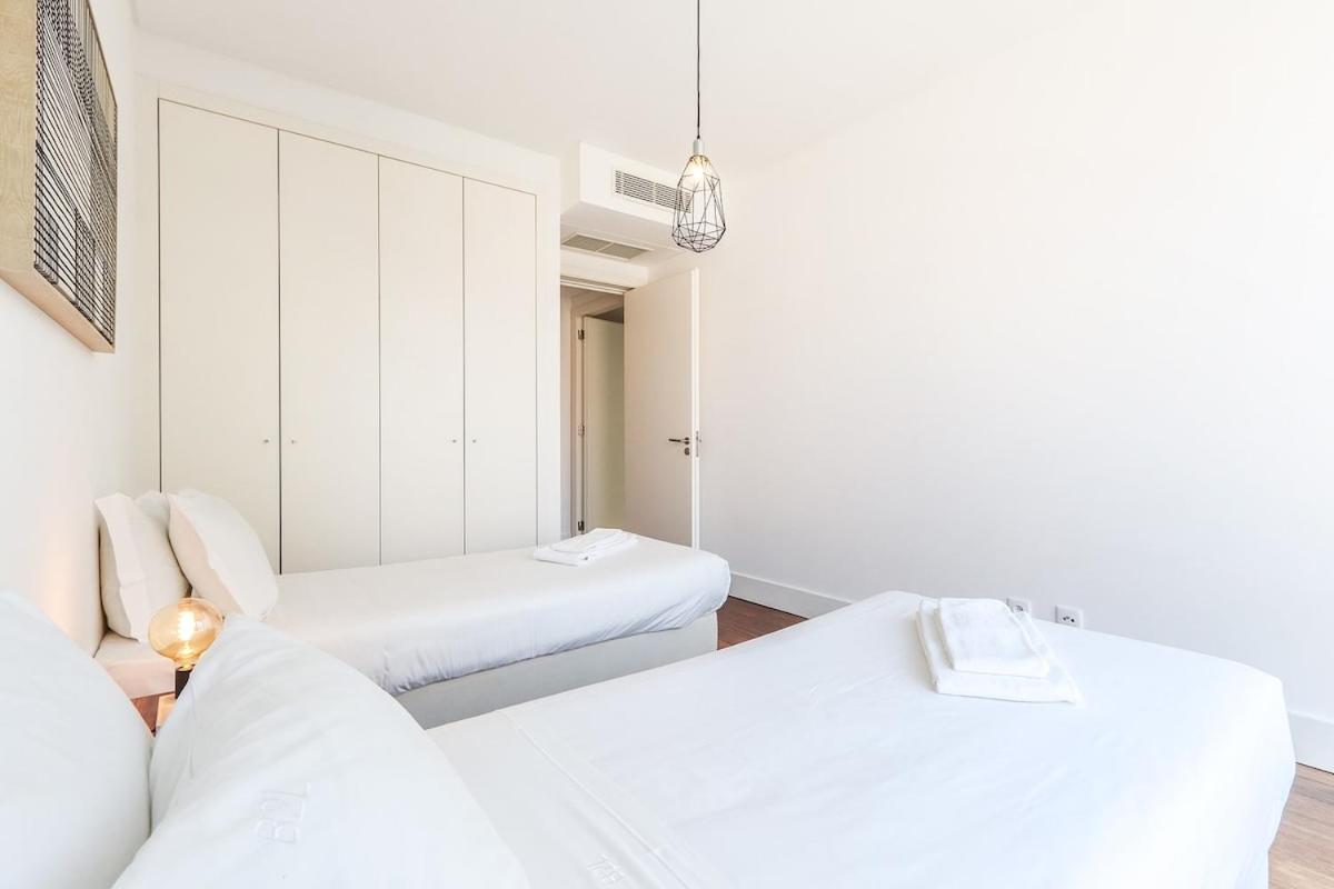 Alcantara Lovely With Balcony 2 Bdr With Ac Apartment Lissabon