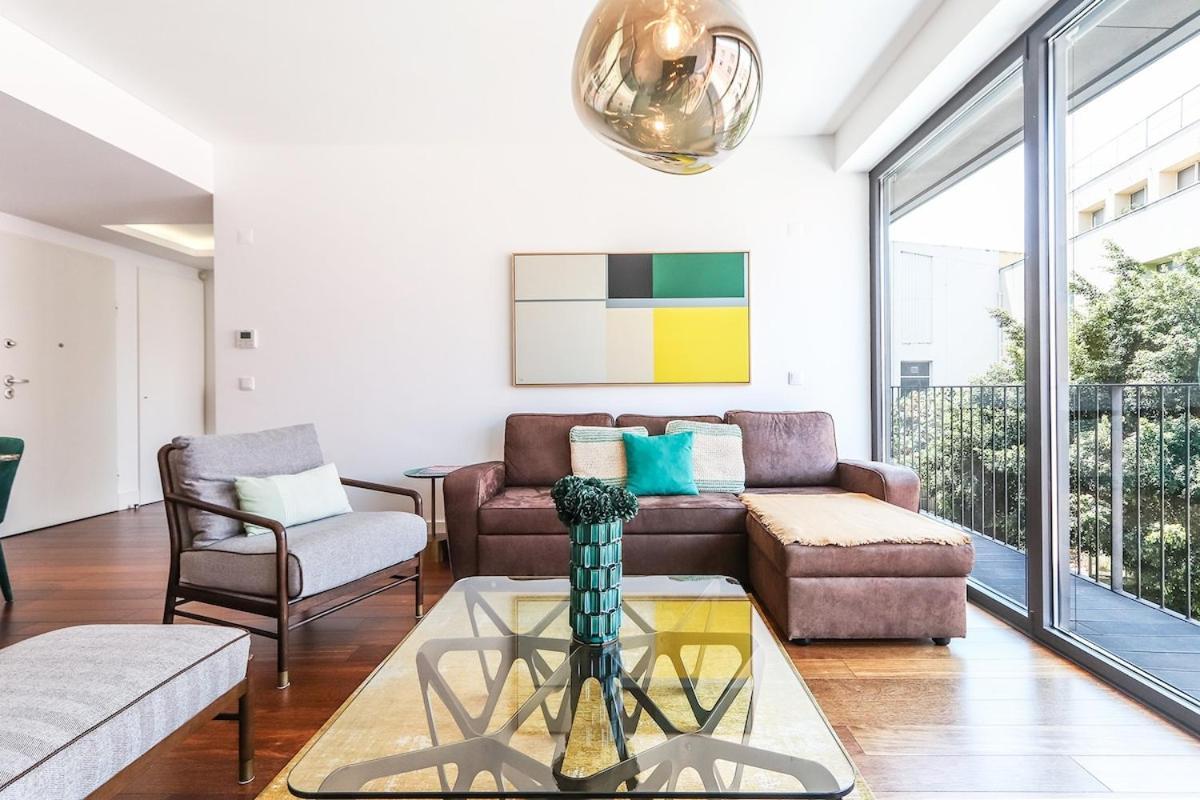 Alcantara Lovely With Balcony 2 Bdr With Ac Lissabon