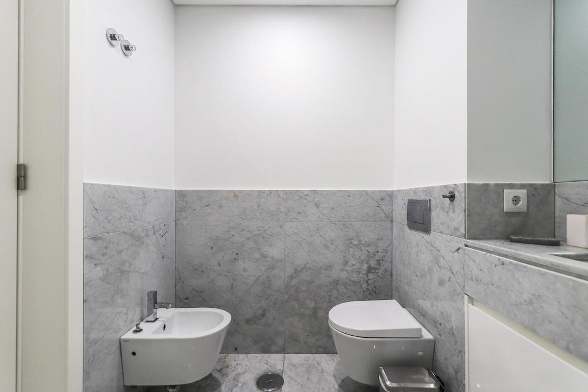 Alcantara Lovely With Balcony 2 Bdr With Ac Lissabon